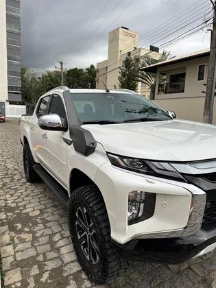 MITSUBISHI L200 TRITON 2.4 16V TURBO DIESEL SPORT HPE-S CD 4P 4X4 AUTOMÁTICO